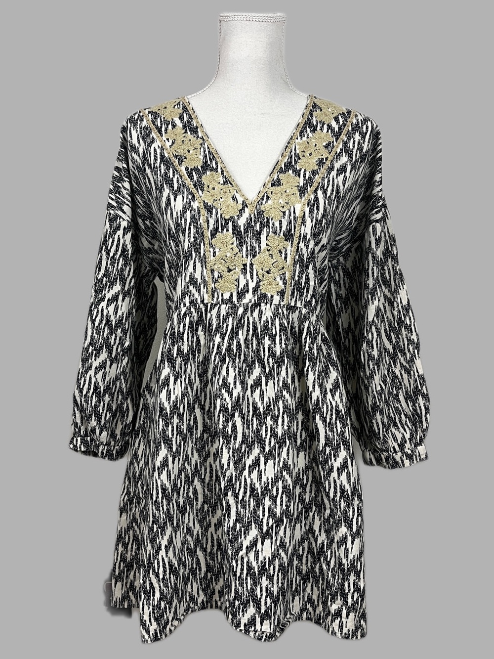 Zara LargeV-Neck Embroidered Tunic Dress